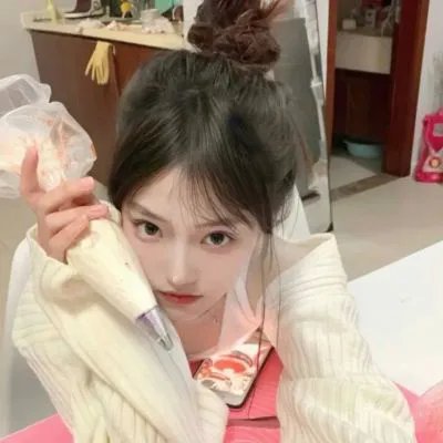 妈妈，抱紧我张小草